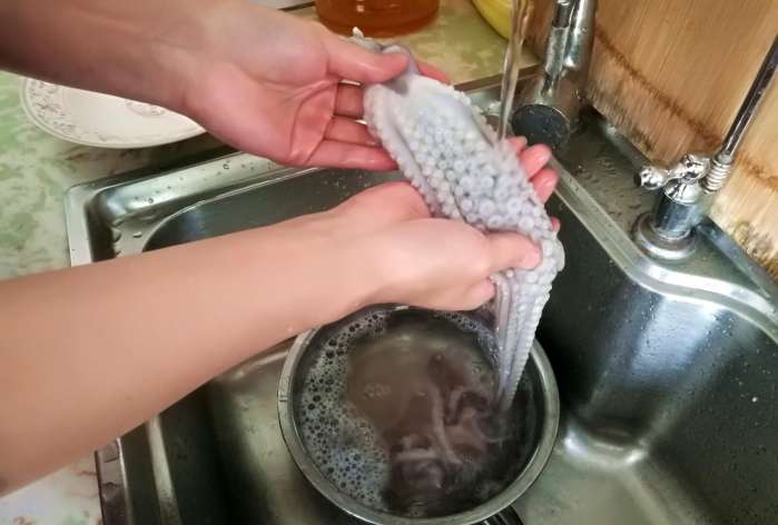 正宗的八爪鱼是怎样做的,鲜活的八爪鱼做法