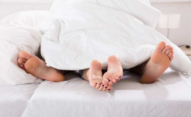 产后第一次洗头应该注意些什么,产后第一次来生理期需要注意什么