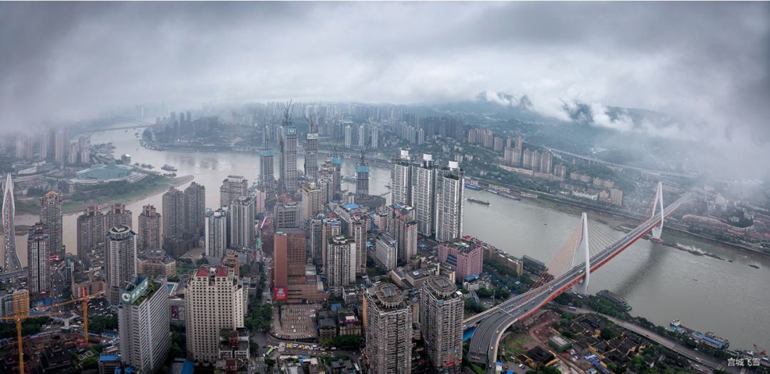 重庆夜景真的比香港好看吗,重庆夜景为什么比香港还繁华