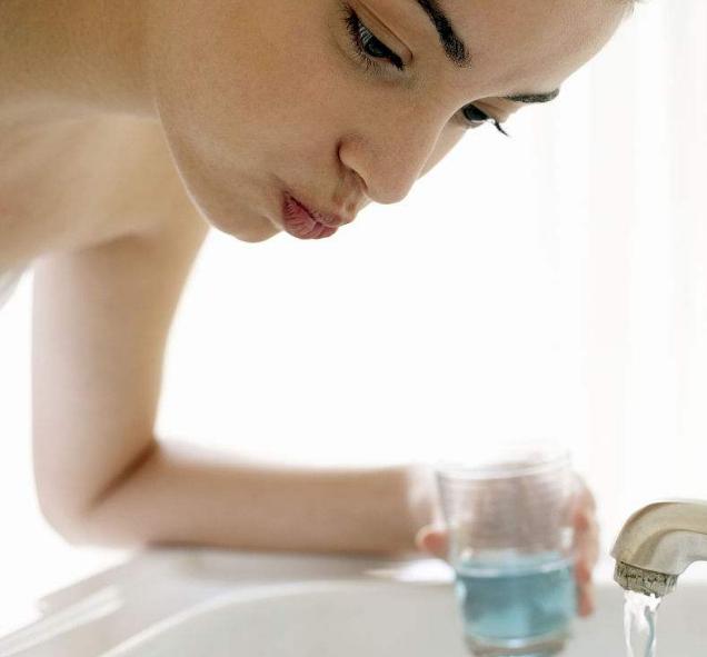 女生口臭的原因和治疗方法,女性口臭怎么调理喝什么茶