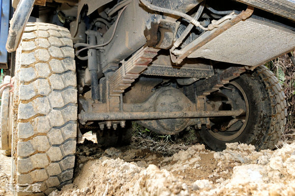不怕陷车的履带车,不怕陷车