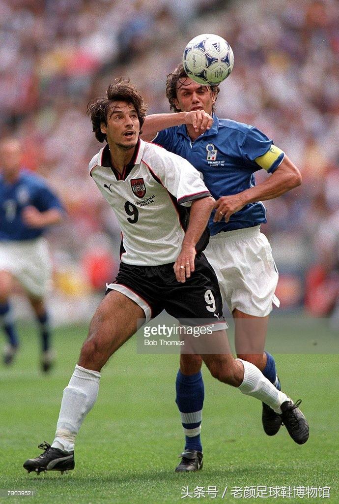 02年世界杯足球鞋回顾,世界杯最火前十的足球鞋