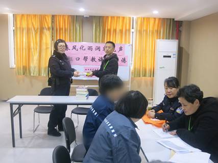 「微信创作大赛」*访信**员=邮递员？女子监狱*访信**工作的那些人、那些事告诉你不一样的答案！