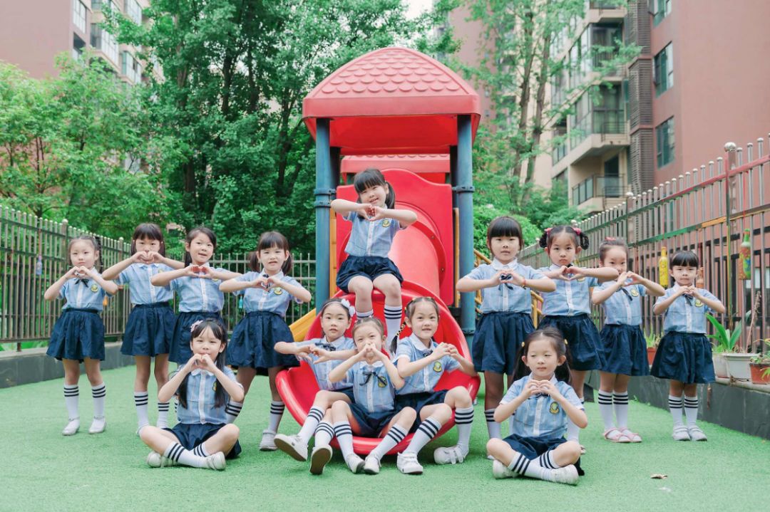 五十人集体照拍照姿势创意大全,高逼格的集体照怎么拍