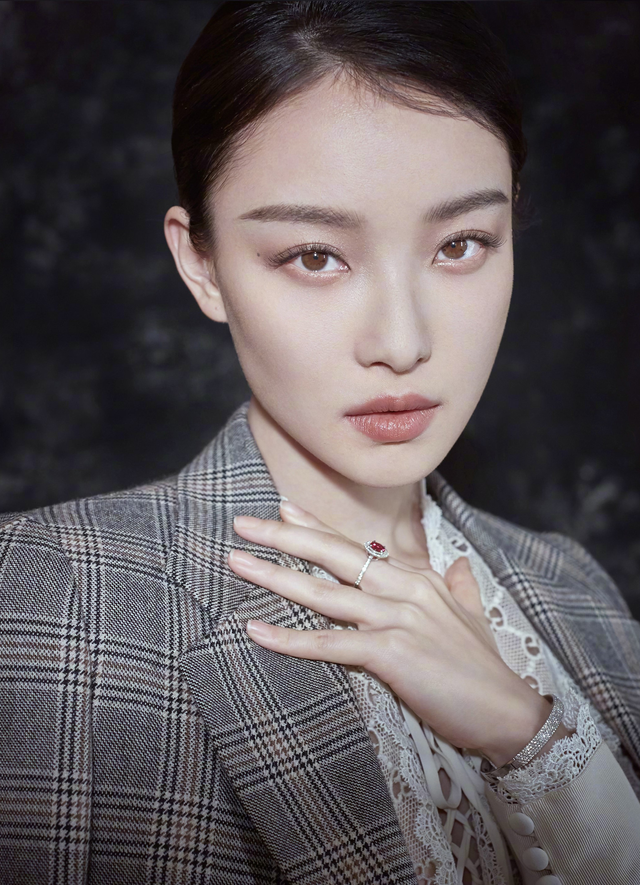 大眼无神适合什么美瞳,超好看又自然的美瞳