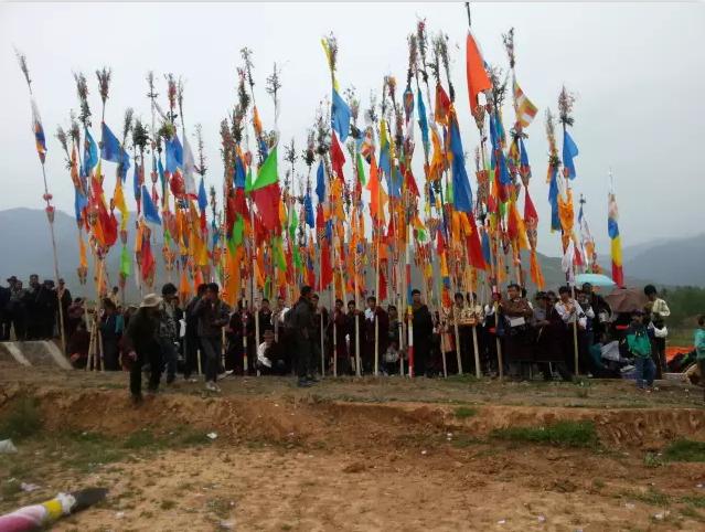 撒隆达藏族文化讲解,煨桑是藏族人民古老的文化