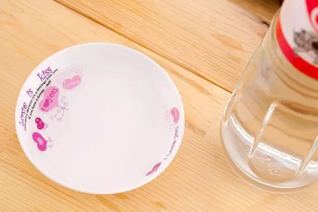 下雨天鞋子发臭怎么消除,下雨天鞋子有异味怎么处理