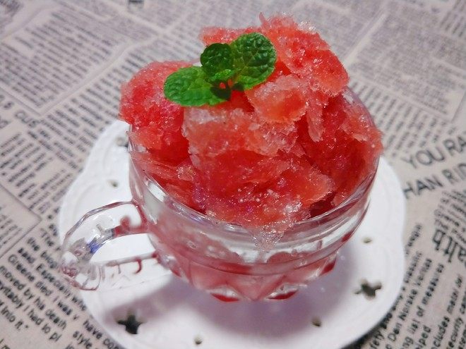 简单自制刨冰饮品,夏日炎炎教你自制美味清爽的刨冰