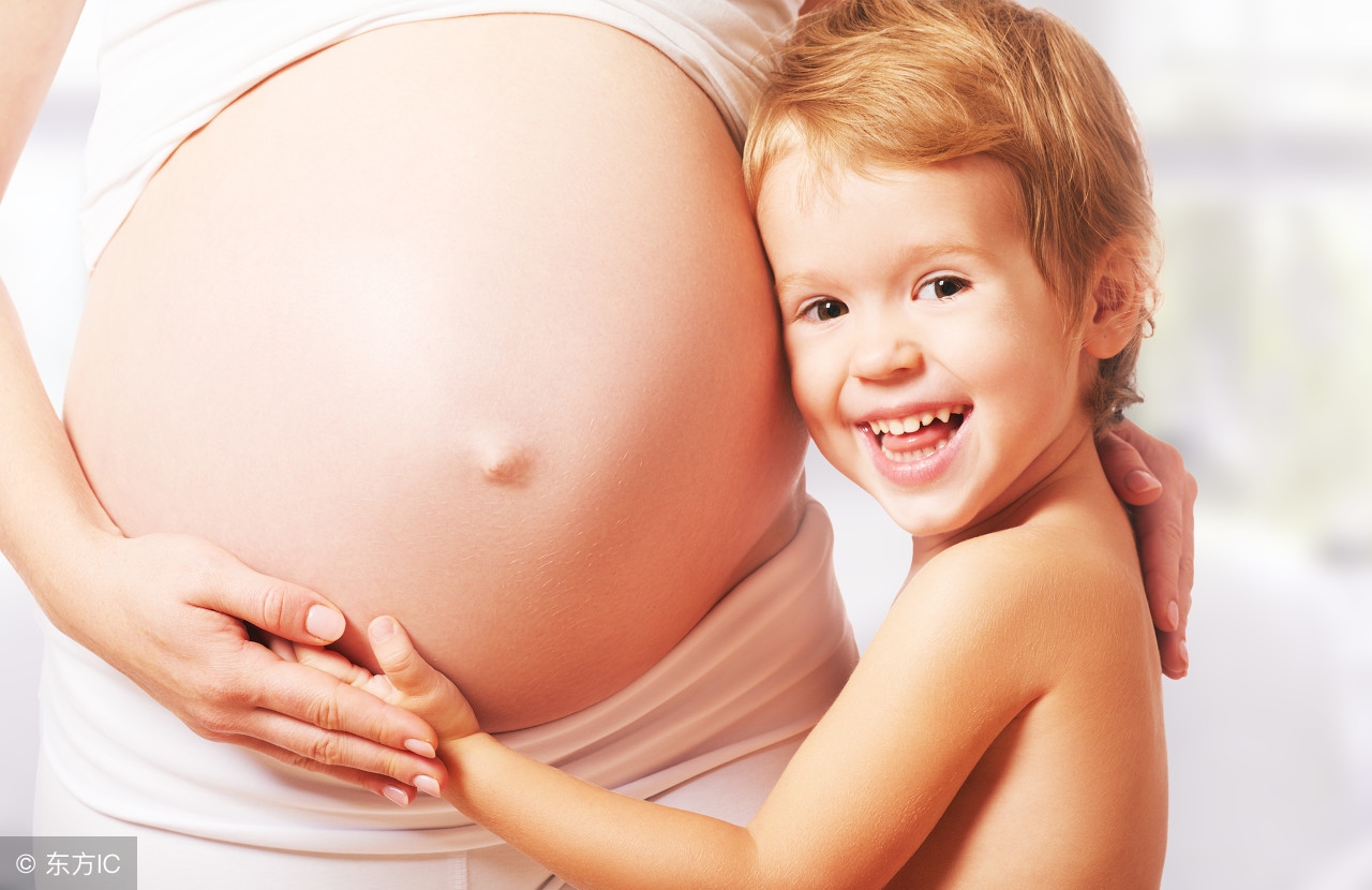 怀孕6个月准妈妈也在努力,孕期孕妈妈一直在动脑