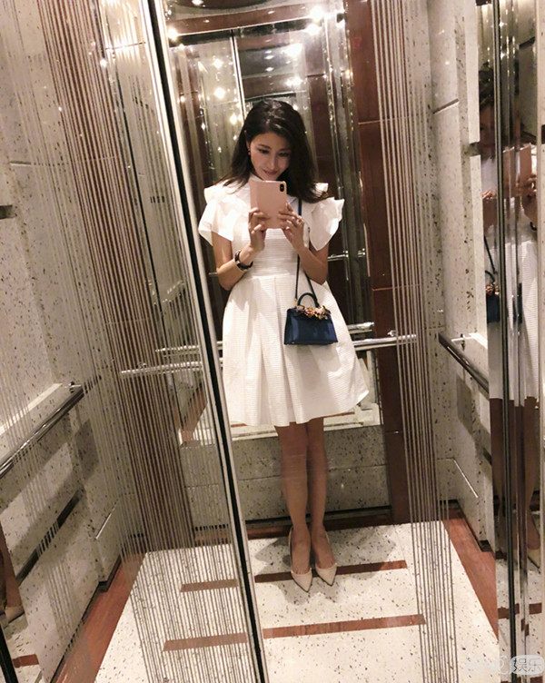 带有足球场的别墅,足球场别墅效果图