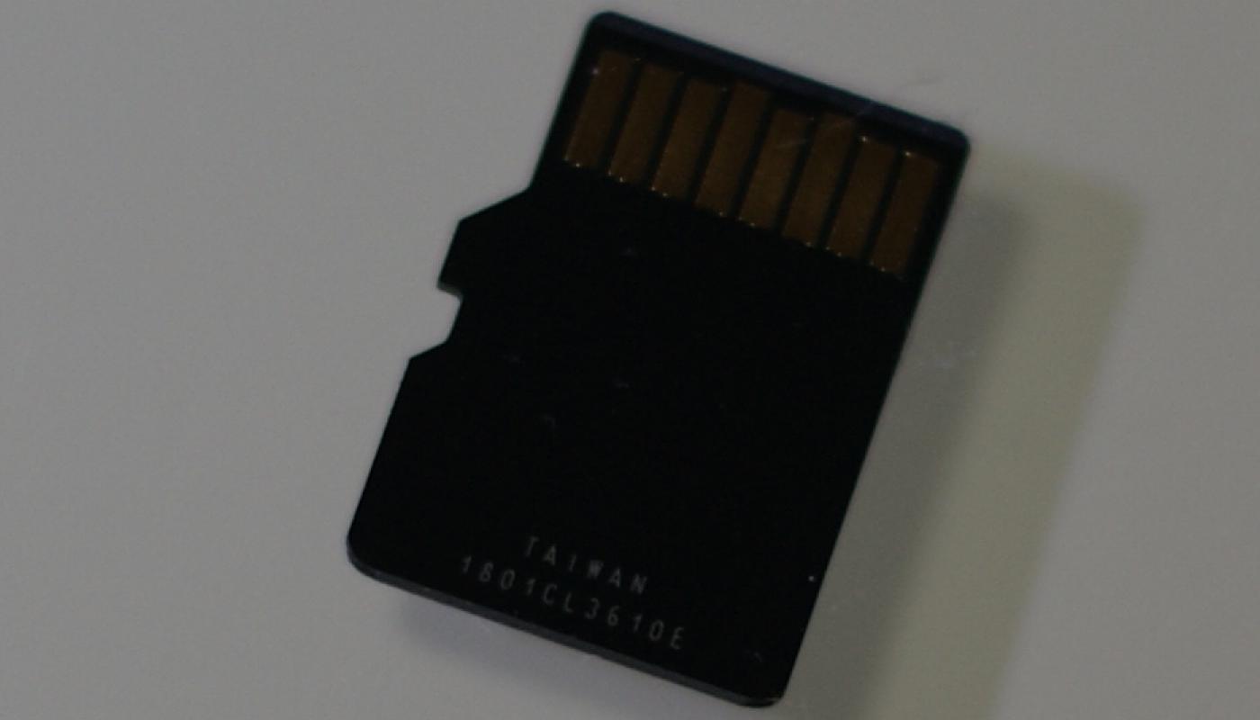 东芝m303e和microsd哪个好,东芝m303存储卡怎么样