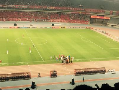 去现场看球赛带啥,去现场看球是什么感觉