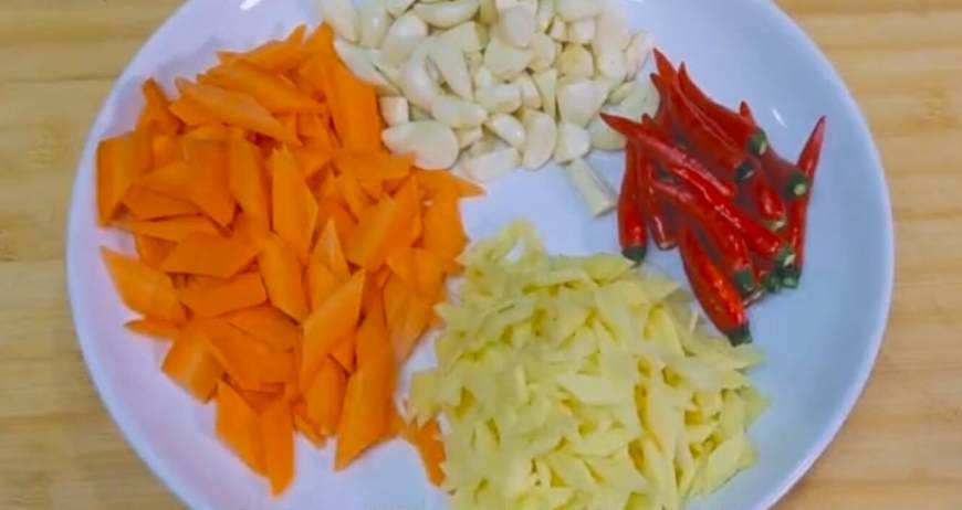 腌四川泡菜如何脆爽,正宗四川泡菜腌制方法大全