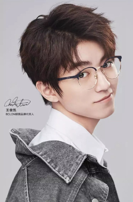 王俊凯bolon暴龙眼镜直播回放,王俊凯bolon暴龙眼镜封面