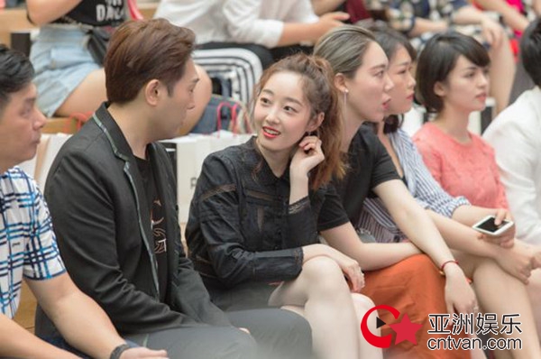 卸妆秘笈+护肤好礼齐分享，满载而归！