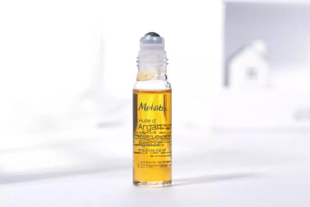 秒杀雅诗兰黛眼霜,安娜柏林多功能滋润小白管眼霜