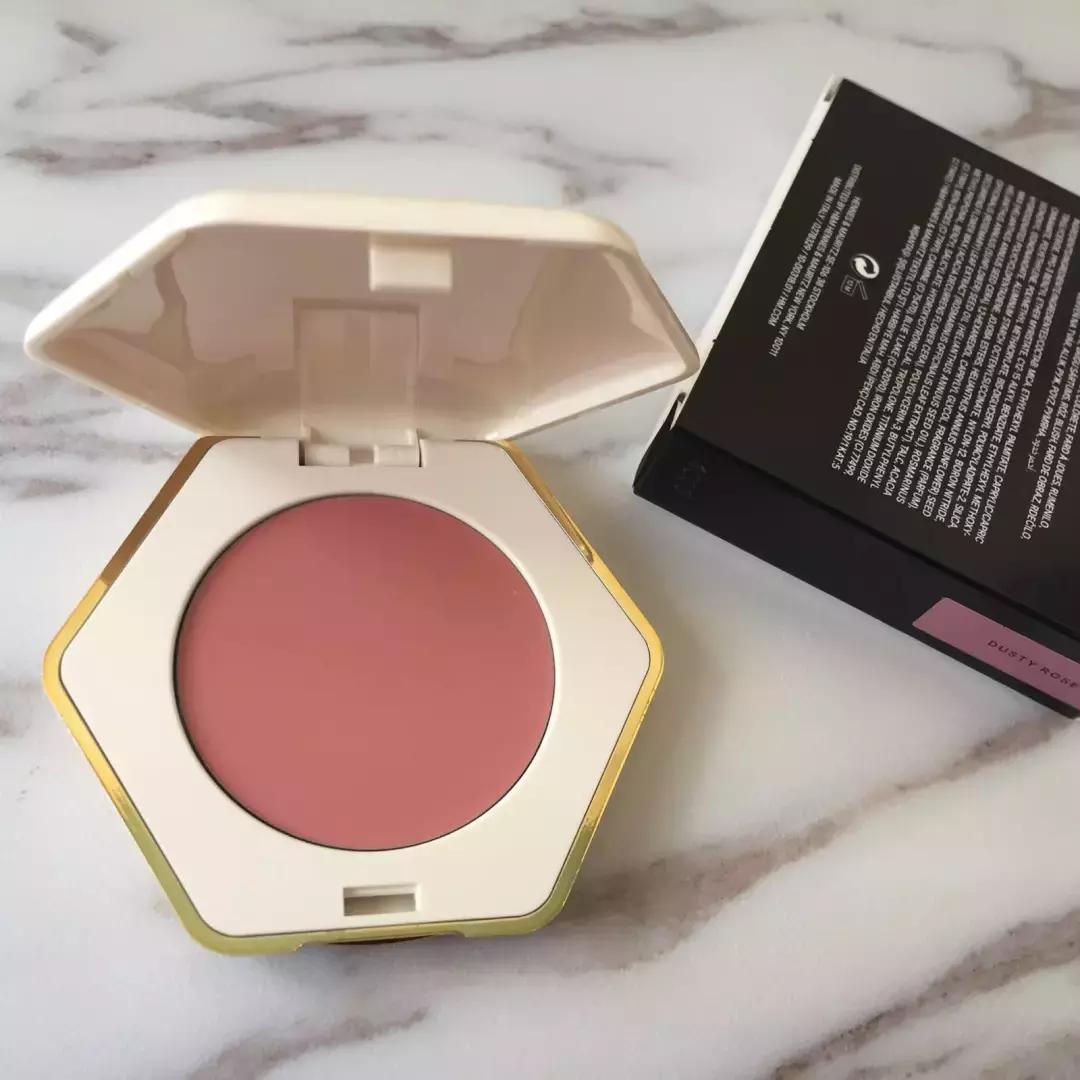 HM，你再出彩妆没人买你家衣服啦！