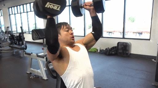 倒三角身材怎么练有图,倒三角身材怎么样练才能好看