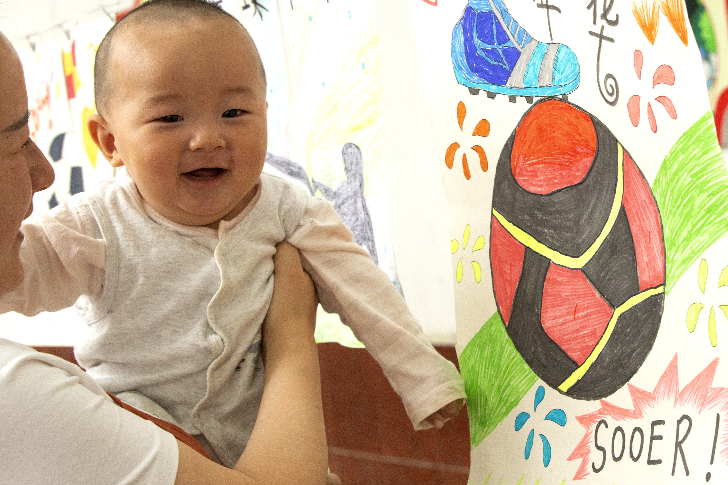 快乐足球迎“六一”,快乐足球绿茵奔跑