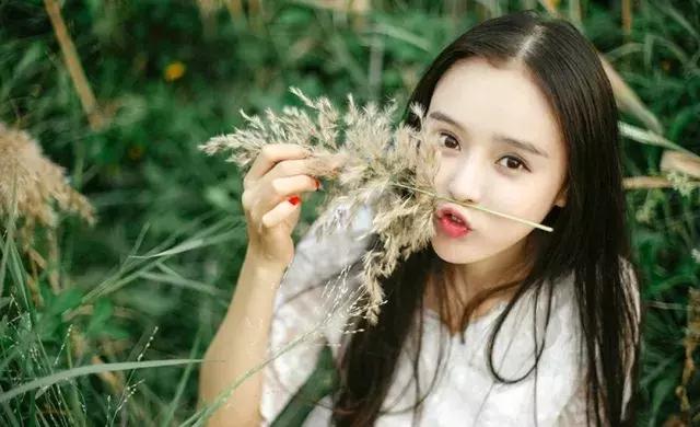 跟女生微信聊天聊不下去,和女生微信聊了一段时间没话聊了