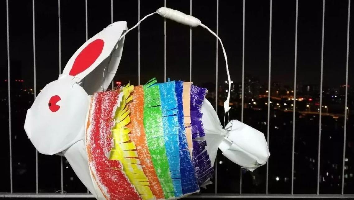 用纸杯和彩色纸做可爱的兔子灯笼,3-6岁少儿手工兔兔灯笼制做过程