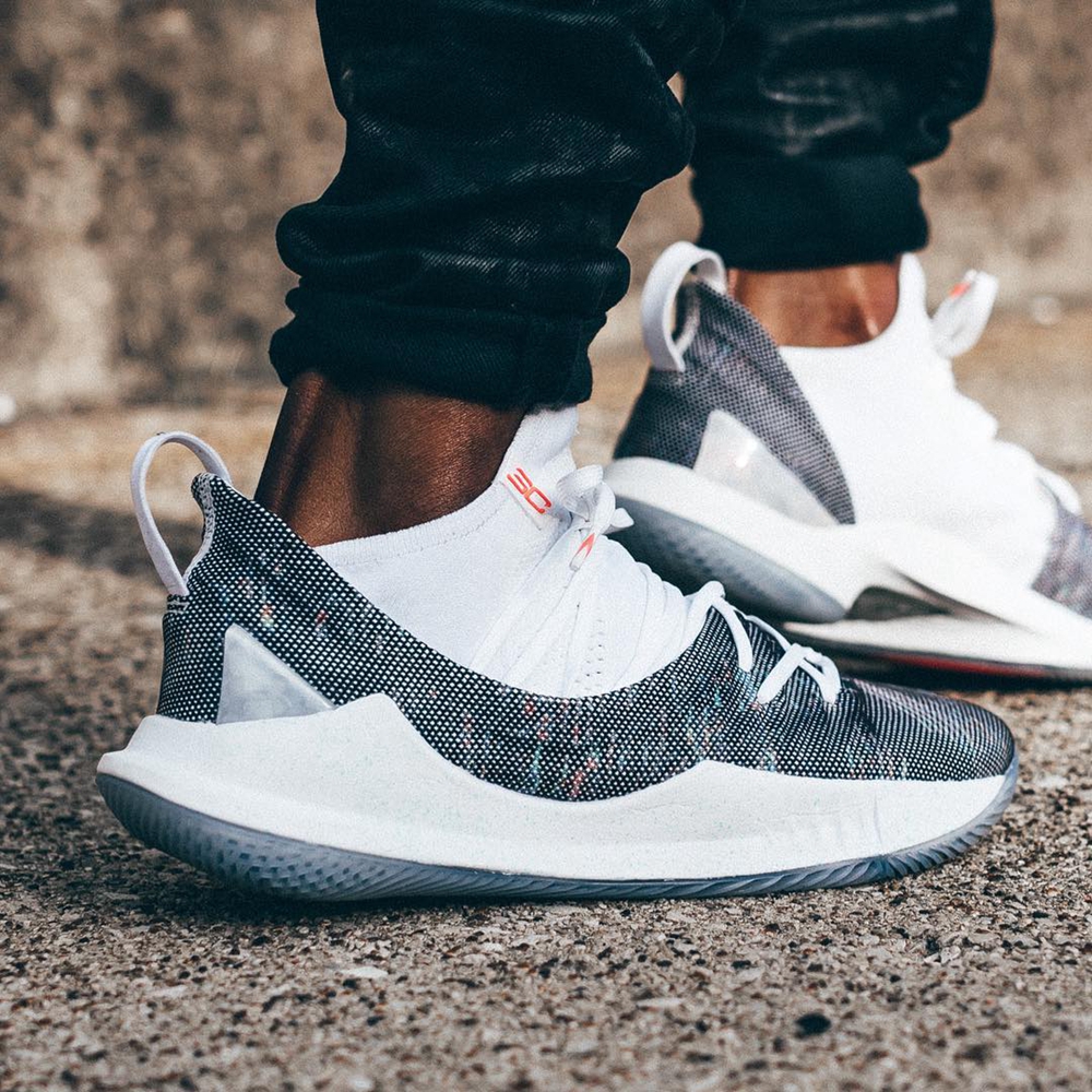 库里总决赛上脚新球鞋库里9,库里上脚库里4紫色战靴