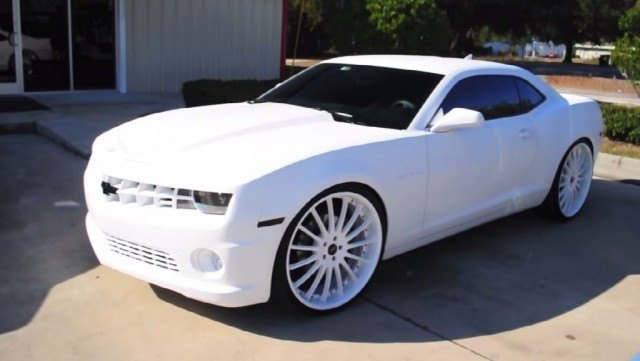 詹姆斯的天价合同,詹姆斯最近比赛开什么车