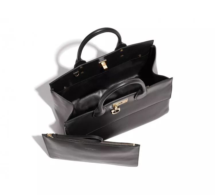 菲拉格慕23年秋冬新款男士豆豆鞋,菲拉格慕的经典蝴蝶结女鞋