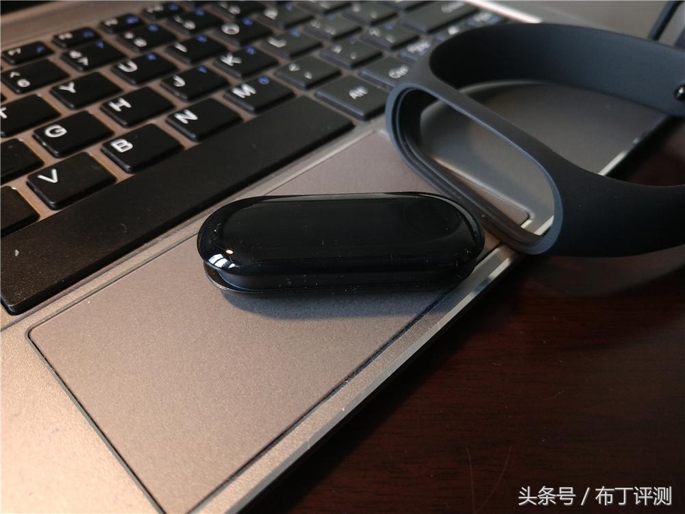 50米游泳防水手环,深度防水游泳智能手环