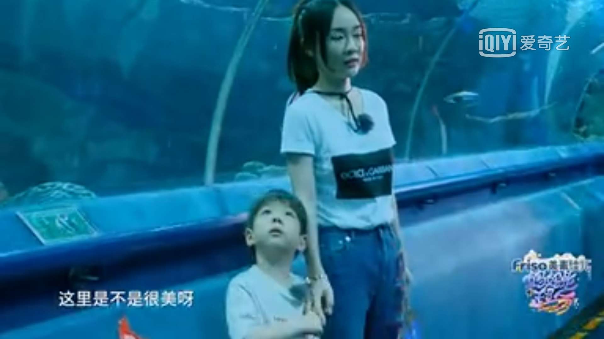 妈妈是超人霍思燕红衣服,超人妈妈霍思燕