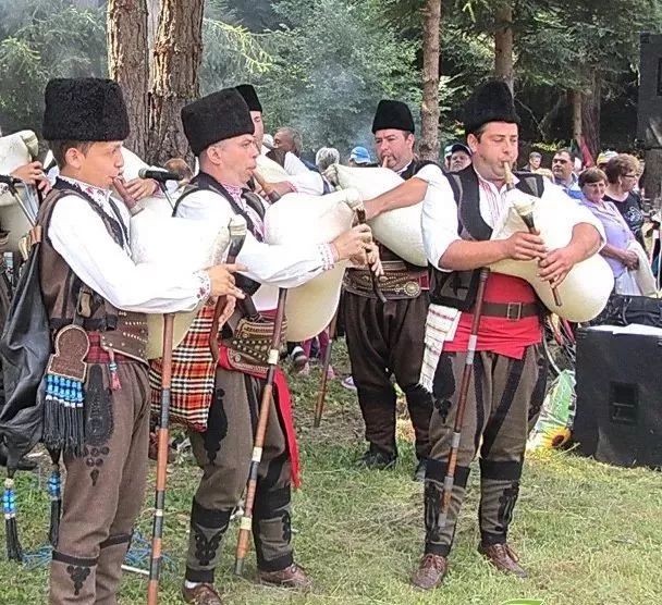 玫瑰之国指的是哪个国家,玫瑰之国保加利亚图画