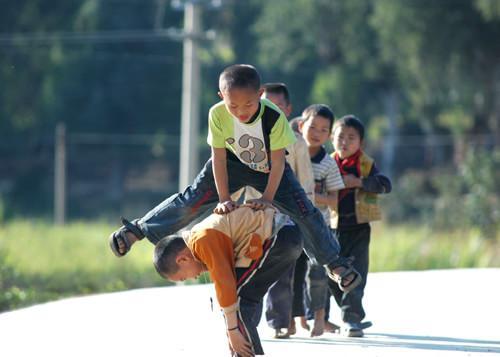 六一回忆一下小时候的游戏,回忆童年时农村孩子玩过的游戏