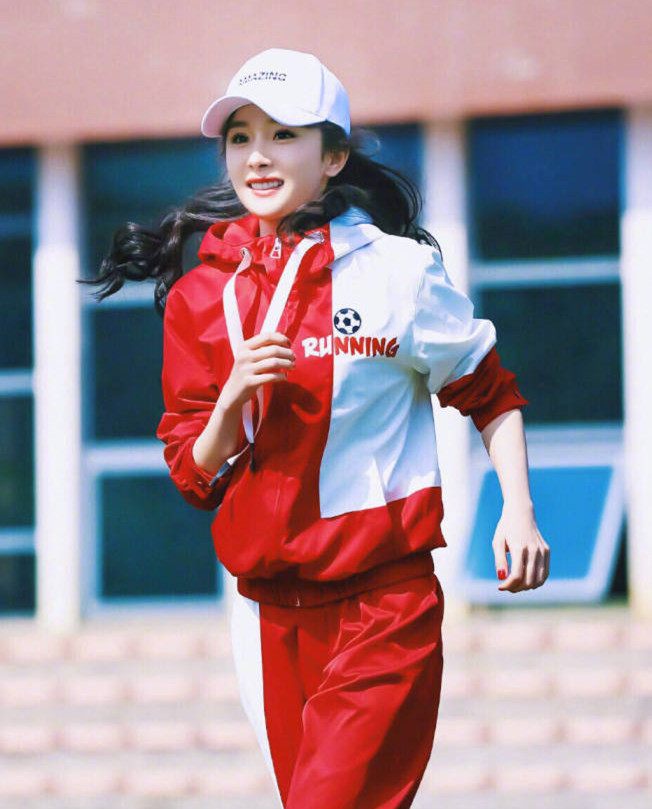 王俊凯模仿杨迪,王俊凯奔跑吧青春现场版伴舞