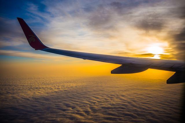 飞机高空拍摄效果图,飞机靠窗风景照片怎么拍