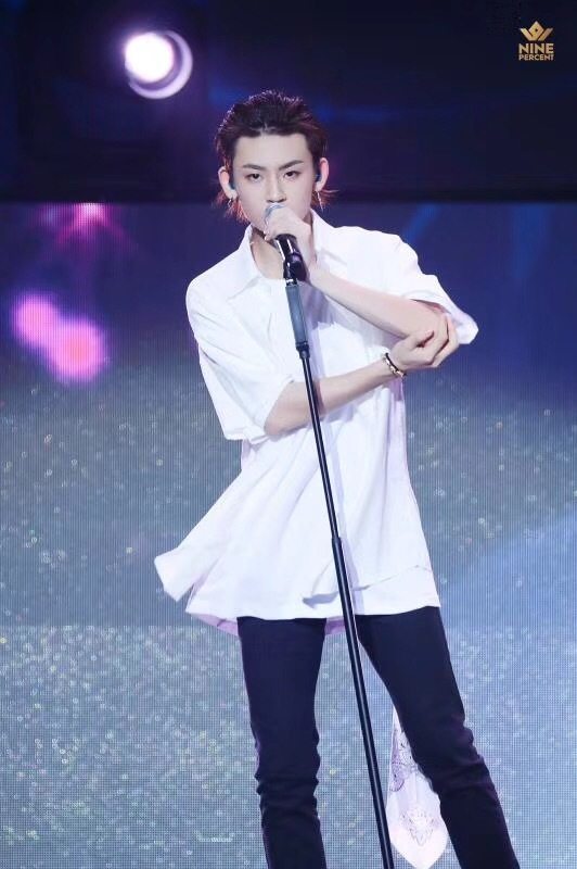 ninepercent合体蔡徐坤唱rap,ninepercent快乐大本营蔡徐坤唱歌