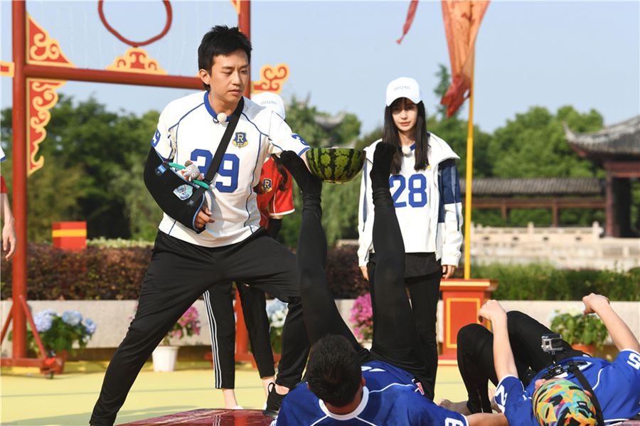 菲戈奔跑,菲戈奔跑吧兄弟踢球