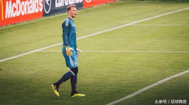 诺伊尔40集,诺伊尔出球失误