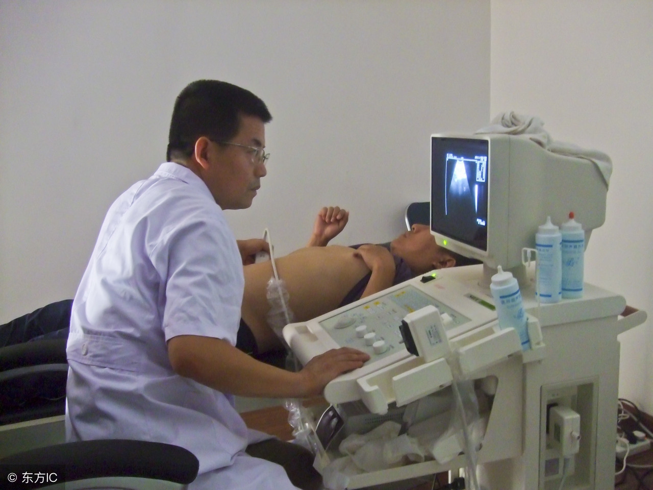 尿结石的症状有哪些初期,尿结石是什么症状表现