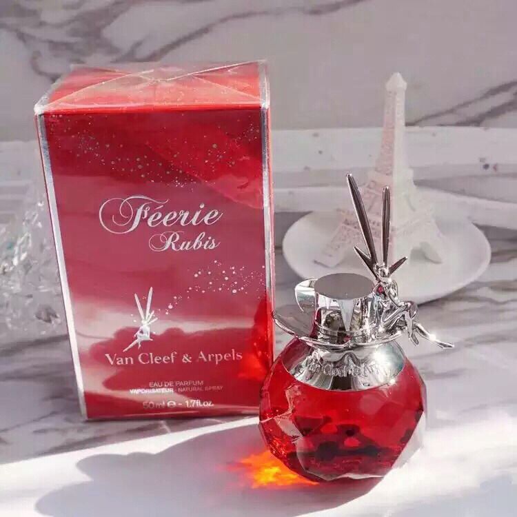 这个夏天，买什么香水才配得上掏空钱包置办的小美裙