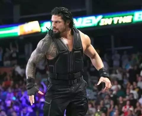 wwe罗曼名场面,wwe罗曼雷恩斯的防弹衣