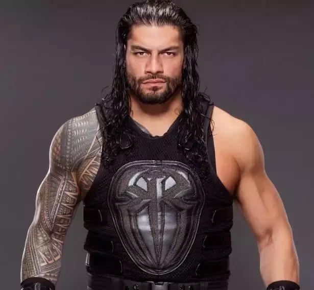 wwe最帅服装,罗曼雷恩斯不穿防弹衣