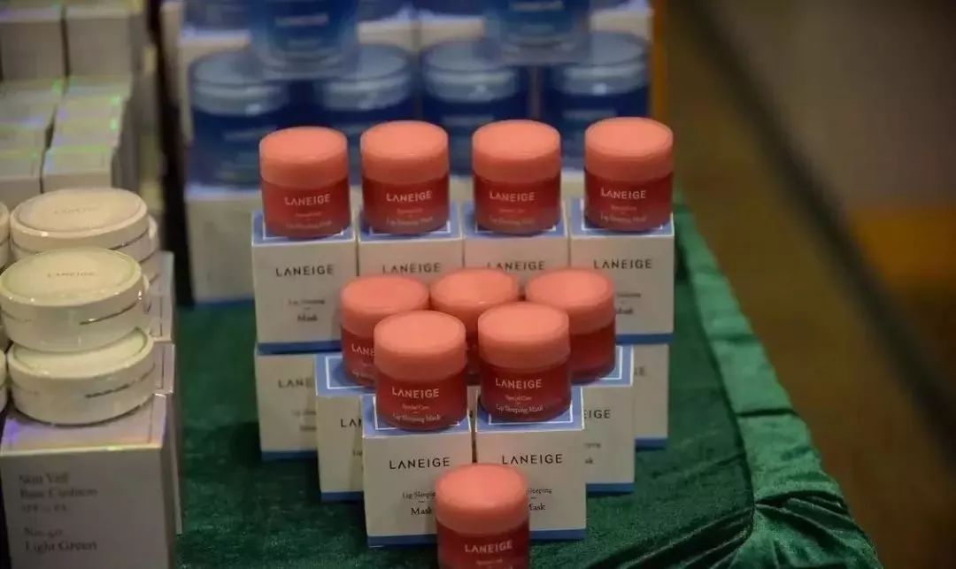 查获95000双莆田假鞋,警方查获数百万假化妆品