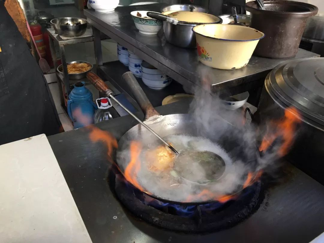 香铺营，一个与德基一街之隔的地方