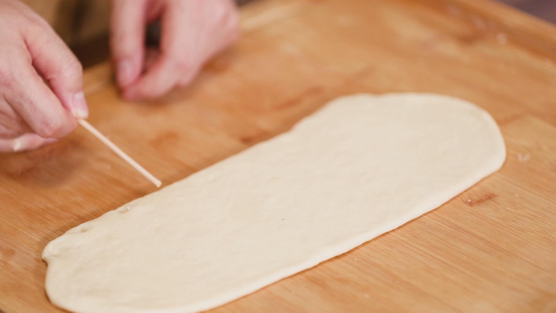 家常自制放心油条的做法视频,油条是怎么炸成的