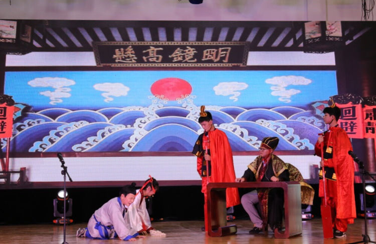 雏鹰的天空梦想的舞台（原创：崔茗子）