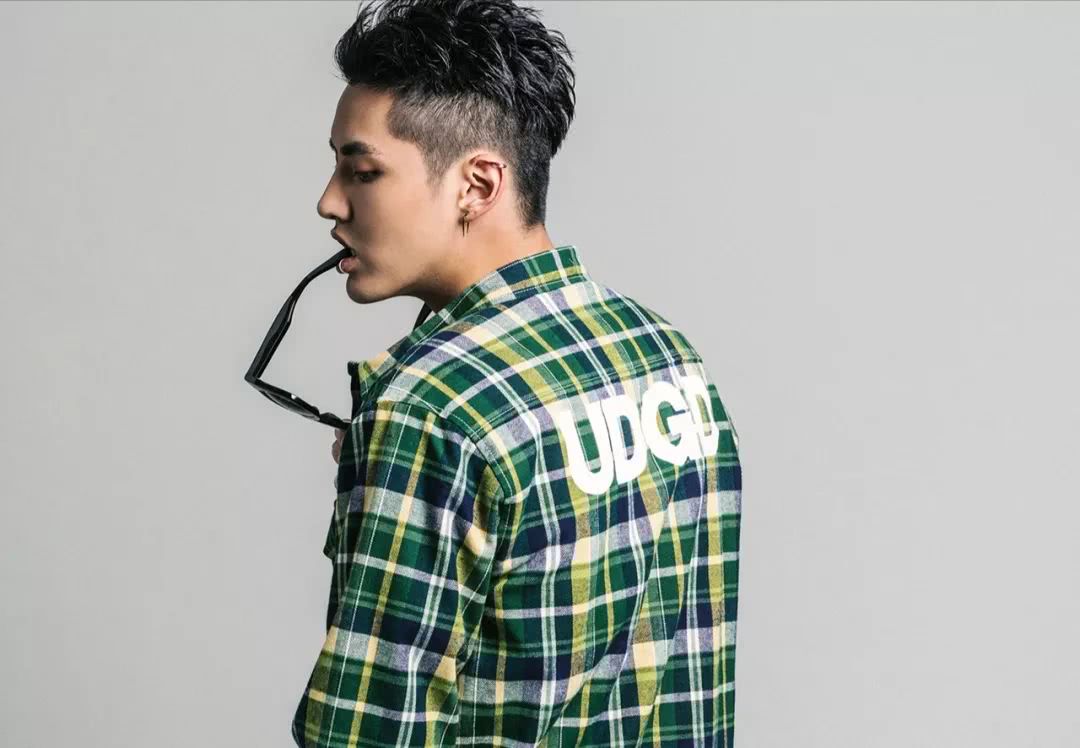 你穿成周冬雨，他穿成易烊千玺，需要多少钱？