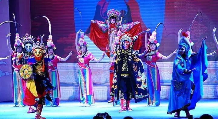 圣夏夜狂欢季｜音乐热舞、冰啤球赛全免费，欢乐夜场卡限量抢！