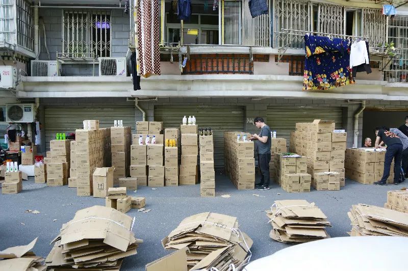 你的海飞丝、飘柔、云南白药在哪里买的？杭州警方近日查获8万余件假货！