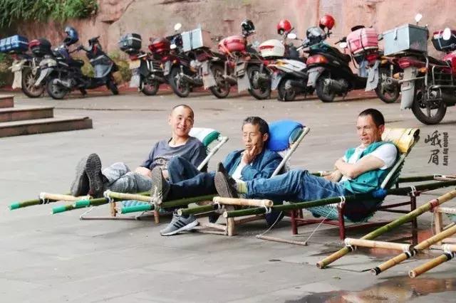 带着女生去峨眉山,带着女友穷游