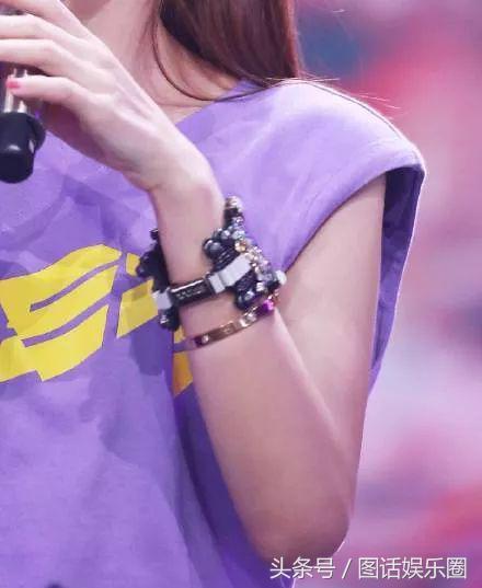 开300万的车，背20万的包，袜子都要1600块，101的姑娘们真有钱啊